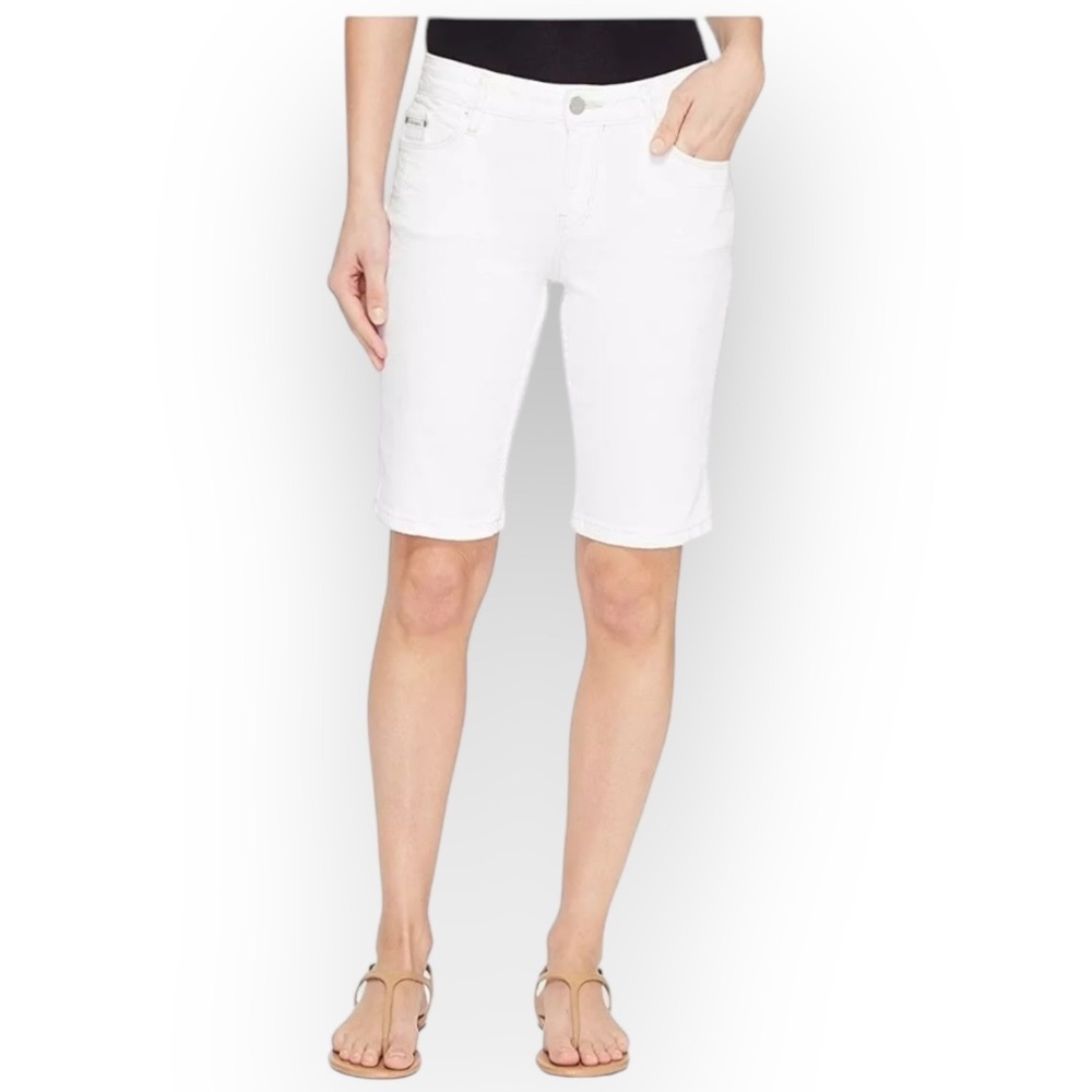 NWT Calvin Klein Jeans Women White Denim City Shorts Size 2 Stretch Cotton